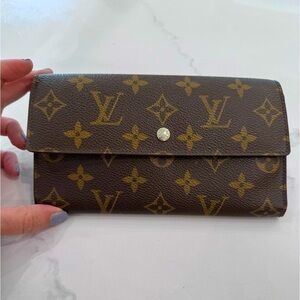 Louis Vuitton Vintage Monogram LARGE International Wallet OS